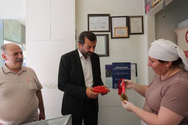 BAŞKAN IŞIK’TAN İLÇE HALKINA “MİNNETTARLIK MADALYASI” fotoğraf 2