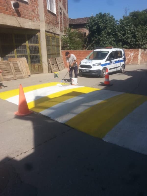 GÜRSU’DA YOL KASİSLERİ YENİLENİYOR fotoğraf 2