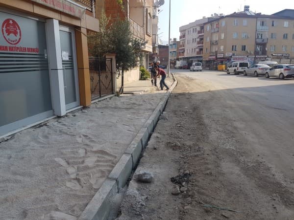 GÜRSU’NUN KALDIRIMLARI YENİLENİYOR fotoğraf 1