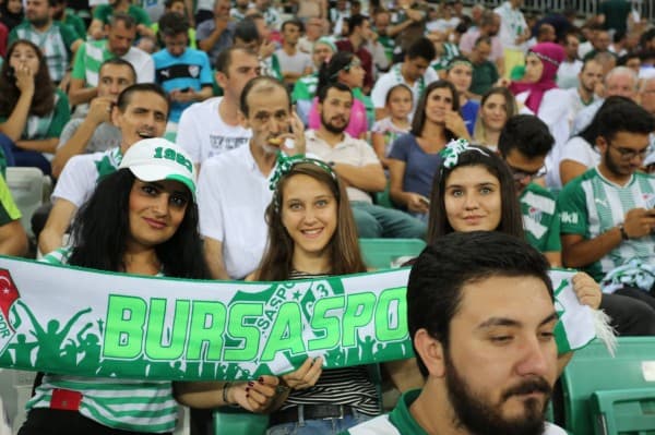 GÜRSULU KIZ ÖĞRENCİLERE FUTBOL SEVGİSİ fotoğraf 6