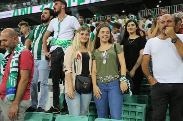 GÜRSULU KIZ ÖĞRENCİLERE FUTBOL SEVGİSİ fotoğraf 10