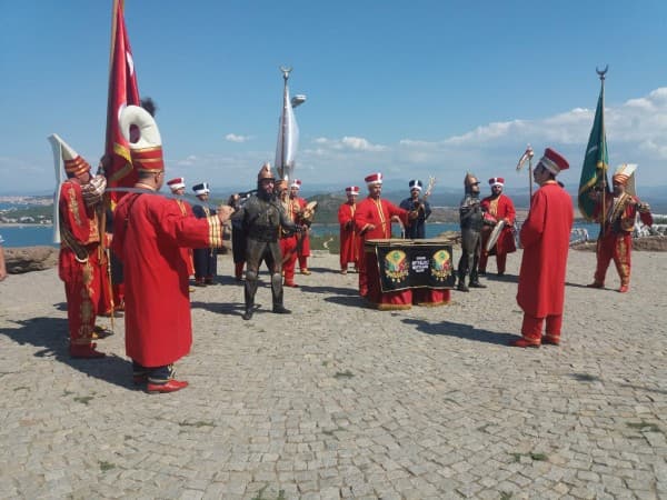 GÜRSU AYYILDIZ MEHTERAN TAKIMI CUNDA’YI COŞTURDU fotoğraf 2