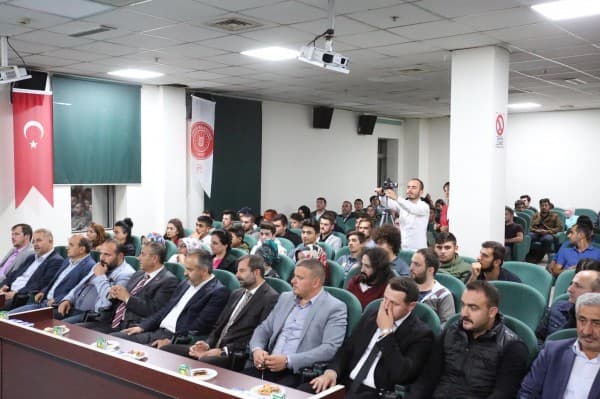 BAŞKAN IŞIK  “GENÇLERİMİZİN HAYALLERİNE GİDEN YOLU AYDINLATMAYA ÇALIŞIYORUZ” fotoğraf 4