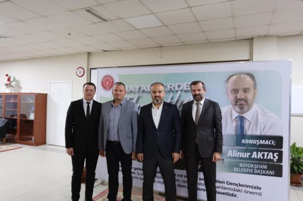 BAŞKAN IŞIK  “GENÇLERİMİZİN HAYALLERİNE GİDEN YOLU AYDINLATMAYA ÇALIŞIYORUZ” fotoğraf 6