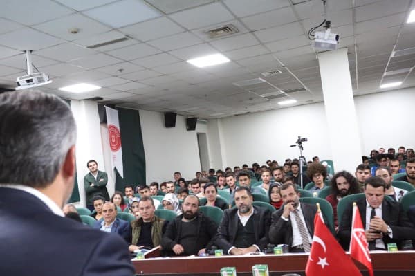 BAŞKAN IŞIK  “GENÇLERİMİZİN HAYALLERİNE GİDEN YOLU AYDINLATMAYA ÇALIŞIYORUZ” fotoğraf 18