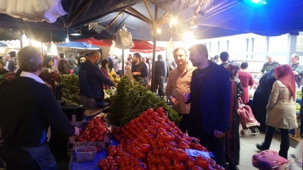 BAŞKAN IŞIK PAZARIN NABZINI TUTTU fotoğraf 4