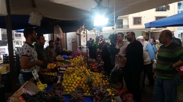 BAŞKAN IŞIK PAZARIN NABZINI TUTTU fotoğraf 6