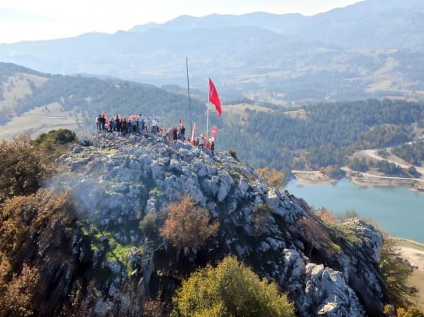 29 EKİM COŞKUSU GÜRSU SEMALARINDA DALGALANDI fotoğraf 10