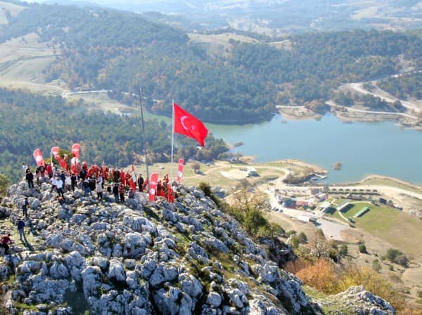 29 EKİM COŞKUSU GÜRSU SEMALARINDA DALGALANDI fotoğraf 11