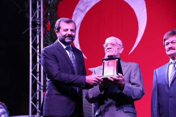 BAŞKAN MUSTAFA IŞIK, CUMHURİYET’İ SEVMEK, CUMHURİYET’İ KORUMAK HİZMETLERLE OLUR fotoğraf 10