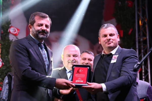 BAŞKAN MUSTAFA IŞIK, CUMHURİYET’İ SEVMEK, CUMHURİYET’İ KORUMAK HİZMETLERLE OLUR fotoğraf 12