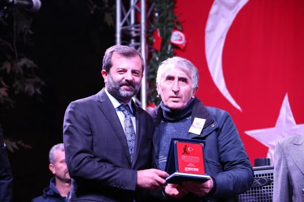BAŞKAN MUSTAFA IŞIK, CUMHURİYET’İ SEVMEK, CUMHURİYET’İ KORUMAK HİZMETLERLE OLUR fotoğraf 13