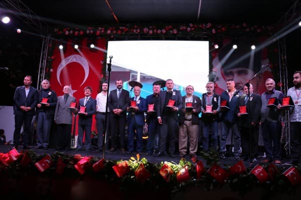 BAŞKAN MUSTAFA IŞIK, CUMHURİYET’İ SEVMEK, CUMHURİYET’İ KORUMAK HİZMETLERLE OLUR fotoğraf 14