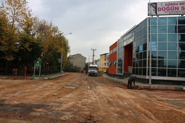 BAŞKAN MUSTAFA IŞIK “CADDE VE SOKAKLARIMIZA IŞILTI KAZANDIRIYORUZ’ fotoğraf 2
