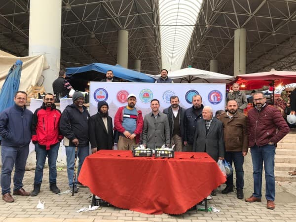 GÜRSULULARA DEVECİ ARMUDU İKRAM EDİLDİ fotoğraf 2