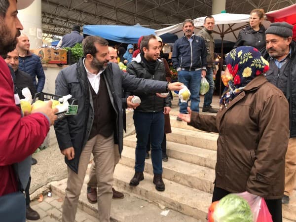 GÜRSULULARA DEVECİ ARMUDU İKRAM EDİLDİ fotoğraf 5
