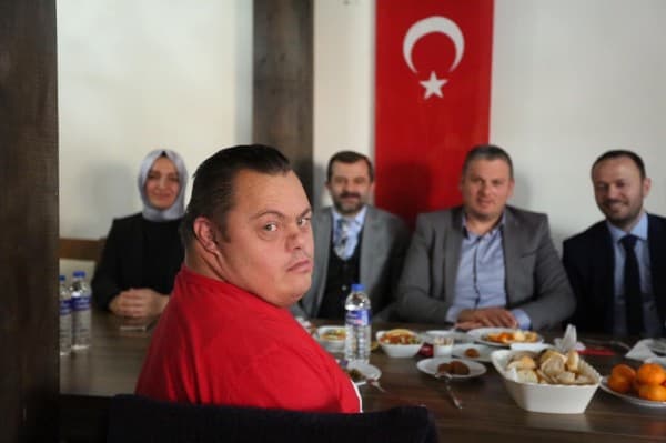ASIL ENGEL AKIL VE KALPTE OLUŞTURULAN DUVARLARDIR fotoğraf 12