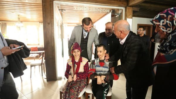 ASIL ENGEL AKIL VE KALPTE OLUŞTURULAN DUVARLARDIR fotoğraf 3