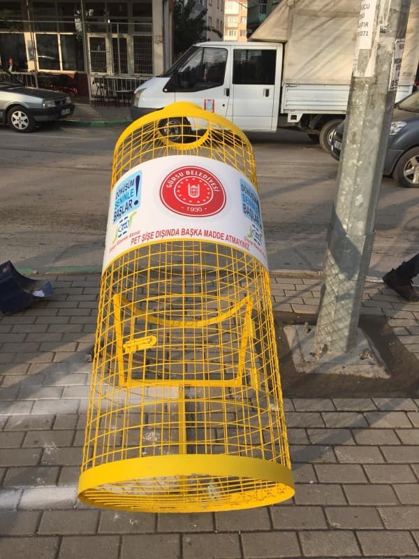 GÜRSU’DA PET ŞİŞE KAFESLERİ OLUŞTURULDU fotoğraf 2