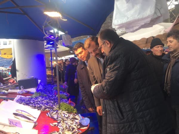 BAŞKAN IŞIK PAZAR ESNAFINI ZİYARET ETTİ fotoğraf 3