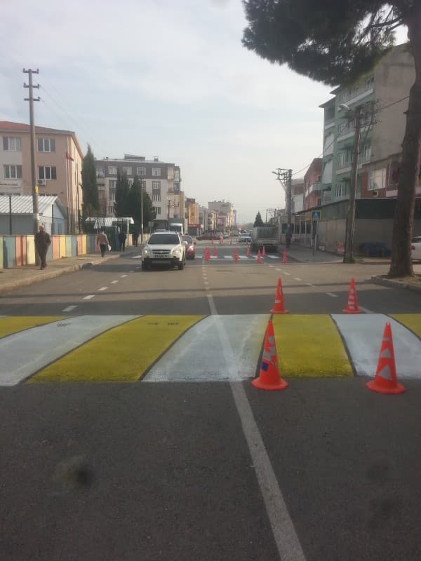 GÜRSU’NUN YENİLENEN CADDELERİNDE TRAFİK DÜZENLEMELERİ fotoğraf 1