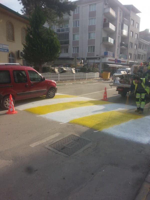 GÜRSU’NUN YENİLENEN CADDELERİNDE TRAFİK DÜZENLEMELERİ fotoğraf 2