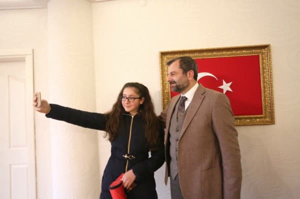 BAŞKAN MUSTAFA IŞIK, GENÇLERİMİZ COĞRAFİK SINIRLARI AŞAN BİR BAKIŞ AÇISIYLA YETİŞMELİ fotoğraf 19