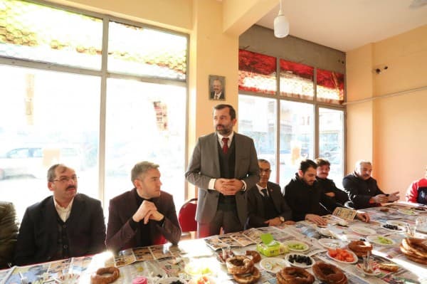 BAŞKAN IŞIK, “SABAH SOHBETLERİMİZLE ESNAFIMIZIN NABZINI TUTUYORUZ” fotoğraf 3