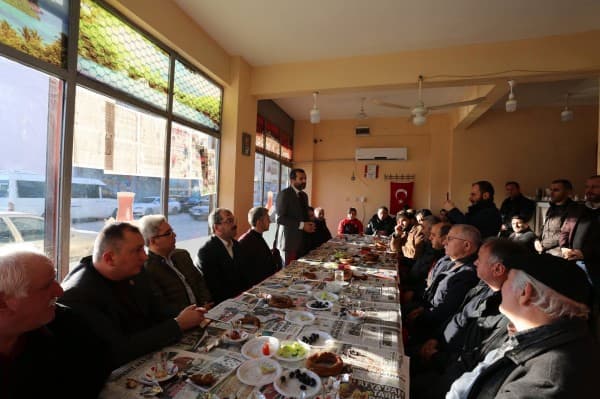 BAŞKAN IŞIK, “SABAH SOHBETLERİMİZLE ESNAFIMIZIN NABZINI TUTUYORUZ” fotoğraf 6
