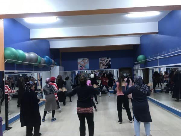 GÜRSULU BAYANLAR SAĞLIKLI YAŞAM İÇİN SPOR YAPIYOR fotoğraf 5