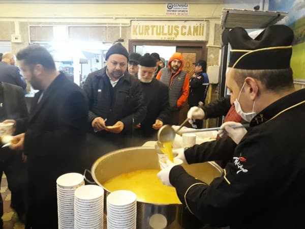 BAŞKAN MUSTAFA IŞIK, BİRLİKTELİĞİN SICAKLIĞINI SEHER VAKİTLERİNDE HEMŞEHRİLERİMİZLE YAŞIYORUZ fotoğraf 5