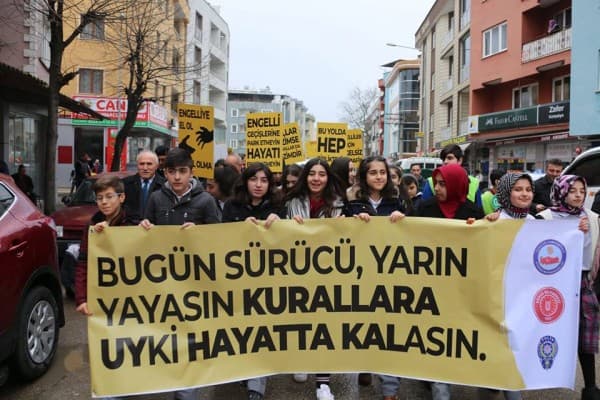 GÜRSU PROTOKOLÜ YAYALAR İÇİN YOLLARDAYDI fotoğraf 9