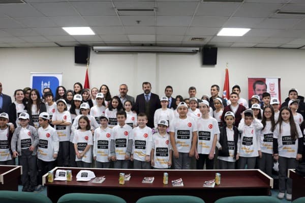 ÖĞRENCİLER OLİMPİYAT COŞKUSUNU BAŞKAN IŞIKLA PAYLAŞTI fotoğraf 1