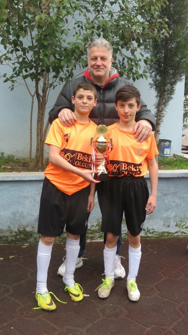 GÜRSU BELEDİYESPOR U14 TAKIMI NAMAĞLUP ŞAMPİYON fotoğraf 1