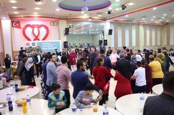 BAŞKAN MUSTAFA IŞIK, BİZ TÜM RENKLERİMİZLE BÜYÜK VE GÜZEL BİR AİLEYİZ fotoğraf 3