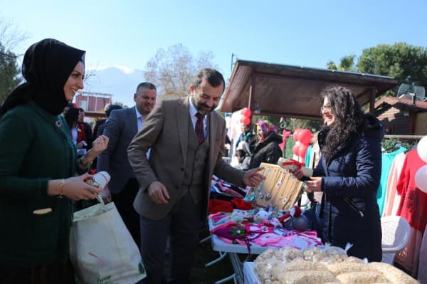 BAŞKAN MUSTAFA IŞIK , KARLARA İNAT ÇİÇEK AÇAN KARDELENDİR KADIN fotoğraf 3