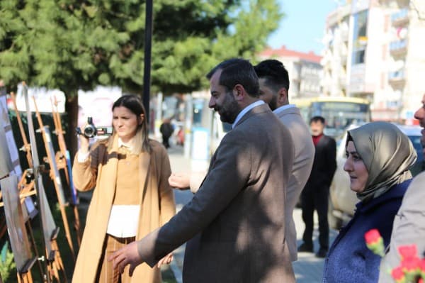 BAŞKAN MUSTAFA IŞIK , KARLARA İNAT ÇİÇEK AÇAN KARDELENDİR KADIN fotoğraf 5