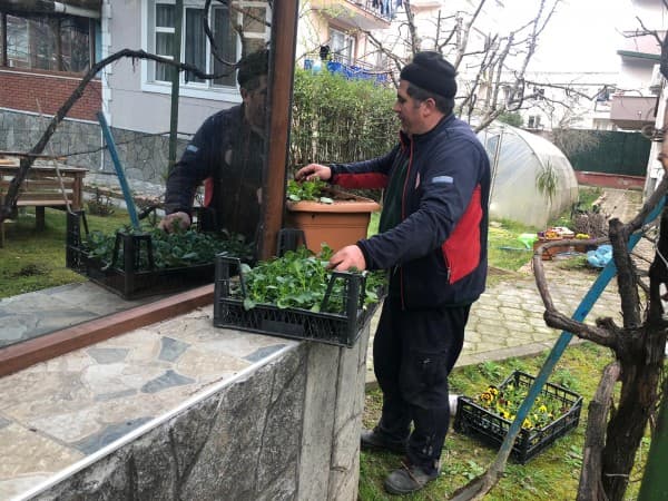 GÜRSU BELEDİYESİ KAMUSAL ALANLARA BAKIM YAPIYOR fotoğraf 4