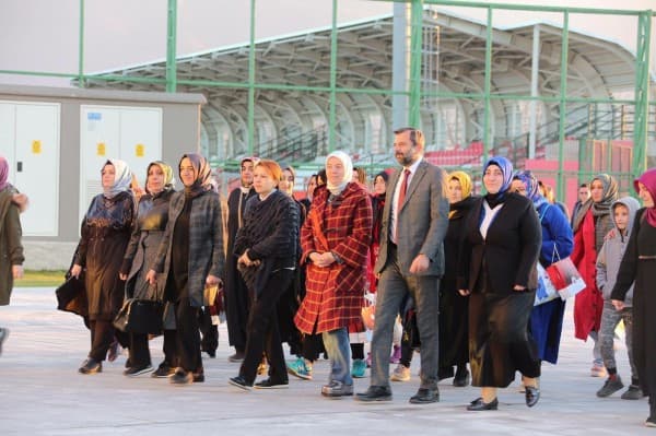 BAŞKAN IŞIK GÜRSULU KADINLARLA BEŞ ÇAYINDA BULUŞTU fotoğraf 9