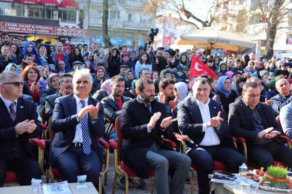 BAŞKAN IŞIK “DOĞADAKİ RENKLİLİK GİBİ KÜLTÜREL ÇEŞİTLİLİĞİMİZİN SİMGESİDİR NEVRUZ” fotoğraf 5