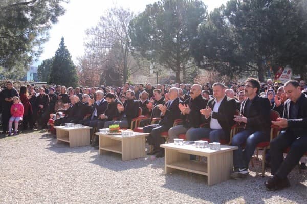 BAŞKAN IŞIK “DOĞADAKİ RENKLİLİK GİBİ KÜLTÜREL ÇEŞİTLİLİĞİMİZİN SİMGESİDİR NEVRUZ” fotoğraf 9