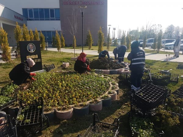 GÜRSU CÜNEYT YILDIZ DEVLET HASTANESİ’NE ÇEVRE DÜZENLEMESİ fotoğraf 4