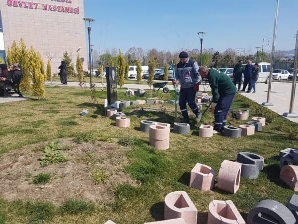 GÜRSU CÜNEYT YILDIZ DEVLET HASTANESİ’NE ÇEVRE DÜZENLEMESİ fotoğraf 12