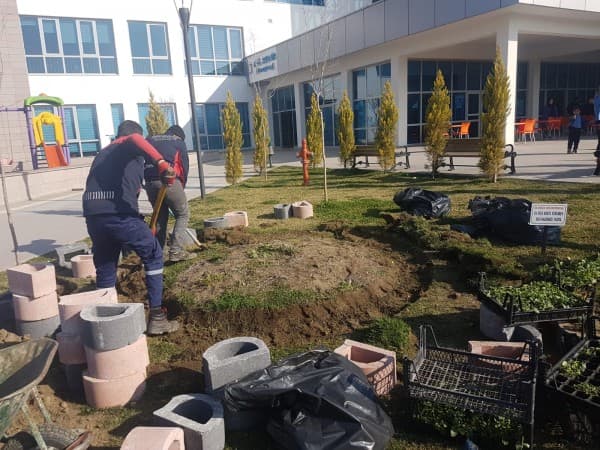 GÜRSU CÜNEYT YILDIZ DEVLET HASTANESİ’NE ÇEVRE DÜZENLEMESİ fotoğraf 13