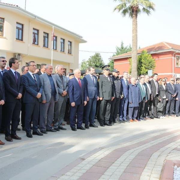 BAŞKAN MUSTAFA IŞIK’IN MAKAMINA ADAŞI ÖĞRENCİ OTURDU fotoğraf 2
