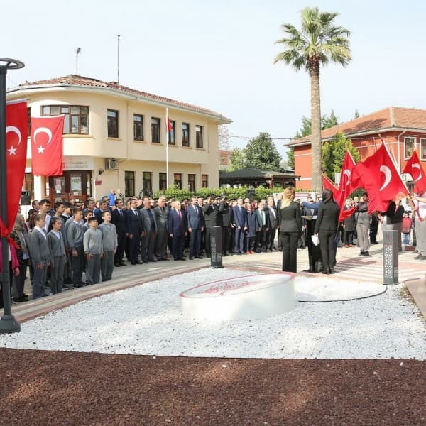 BAŞKAN MUSTAFA IŞIK’IN MAKAMINA ADAŞI ÖĞRENCİ OTURDU fotoğraf 3