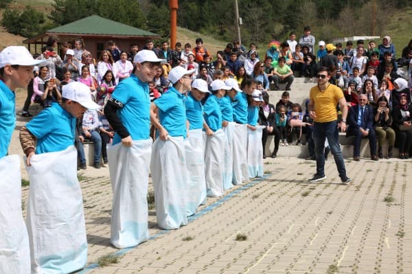 GELENEKSEL SOKAK OYUNLARI GÜRSU’DA CANLANDIRILDI fotoğraf 6