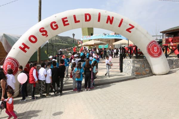 GELENEKSEL SOKAK OYUNLARI GÜRSU’DA CANLANDIRILDI fotoğraf 13