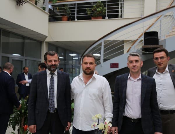 BAŞKAN IŞIK’A GELEN TEBRİK ÇİÇEKLERİ, YARDIM PAKETLERİNE DÖNÜŞTÜ fotoğraf 8