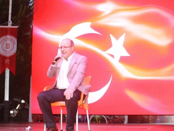 GÜRSULULAR DEMOKRASİ VE MİLLİ BİRLİK İÇİN MEYDANLARDA KENETLENDİ fotoğraf 10